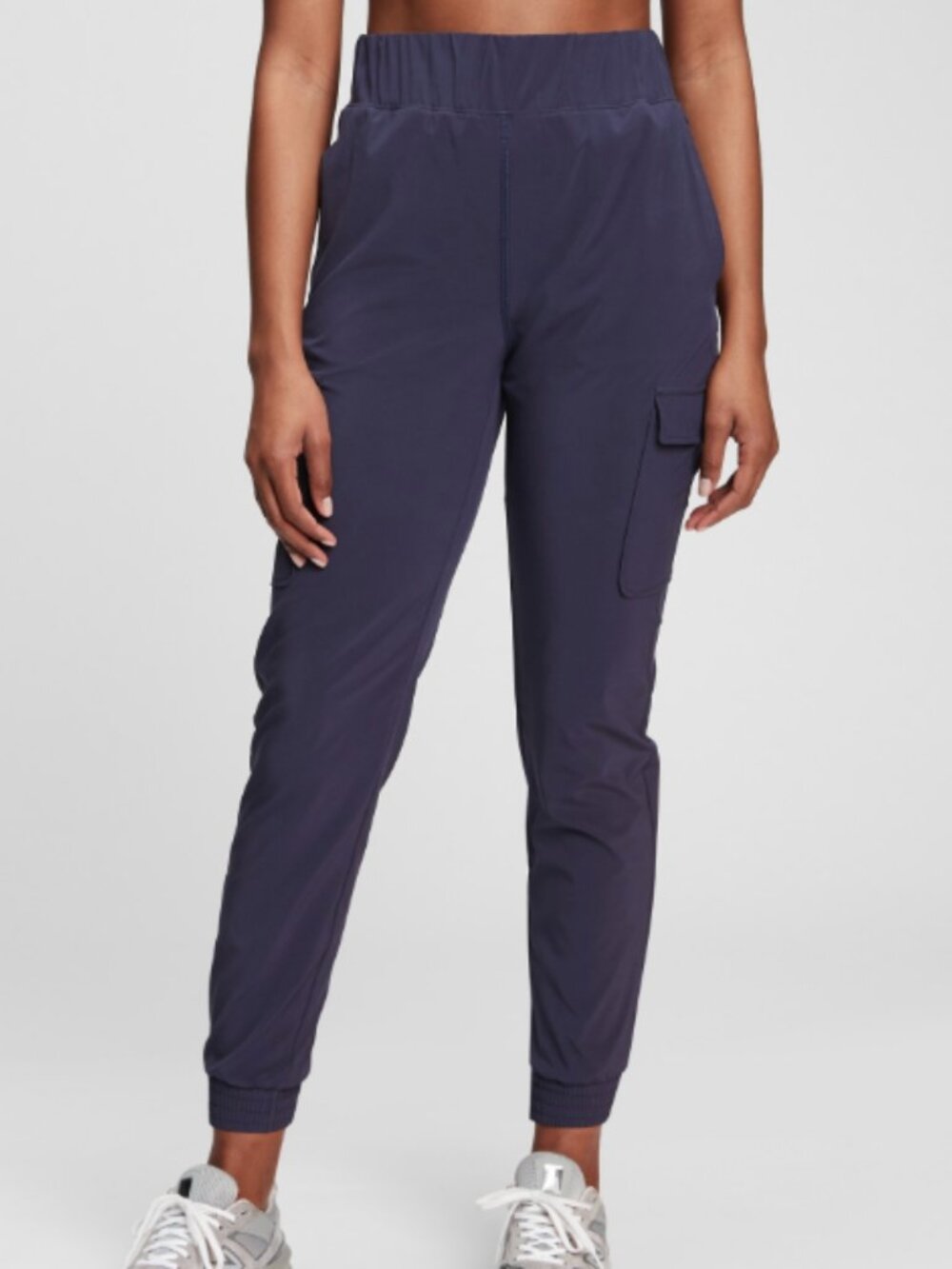 Gap Fit Recycled Runaround Cargo Joggers Color: navy blue Size: XL